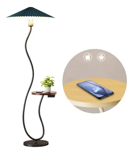 Lampara-Piso-Madera-Vintage-Minimalista-Cargando-Telefono